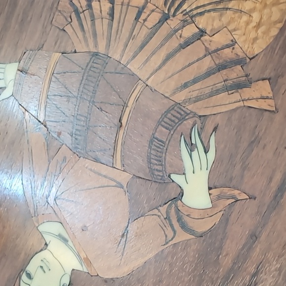 VGT, Rosewood Set Of 2 Oval Marquetry Wall Plaques with South Indian Man/Woman. - Picture 6 of 15